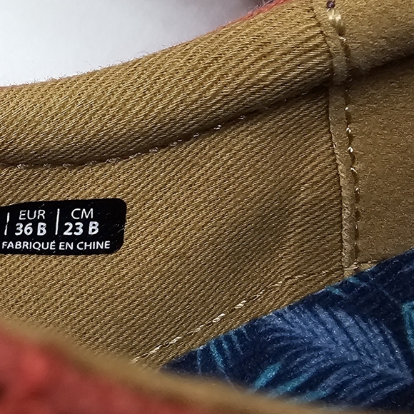 Revitalign Hermosa orthotic shoes with elastic lace up in red shoe size 6b - Picture 5 of 9